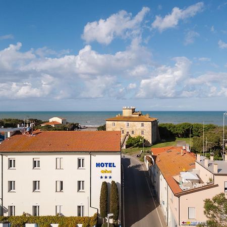 Hotel Nina Marina Di Bibbona Buitenkant foto