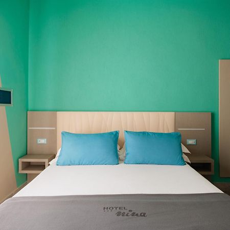 Hotel Nina Marina Di Bibbona Buitenkant foto