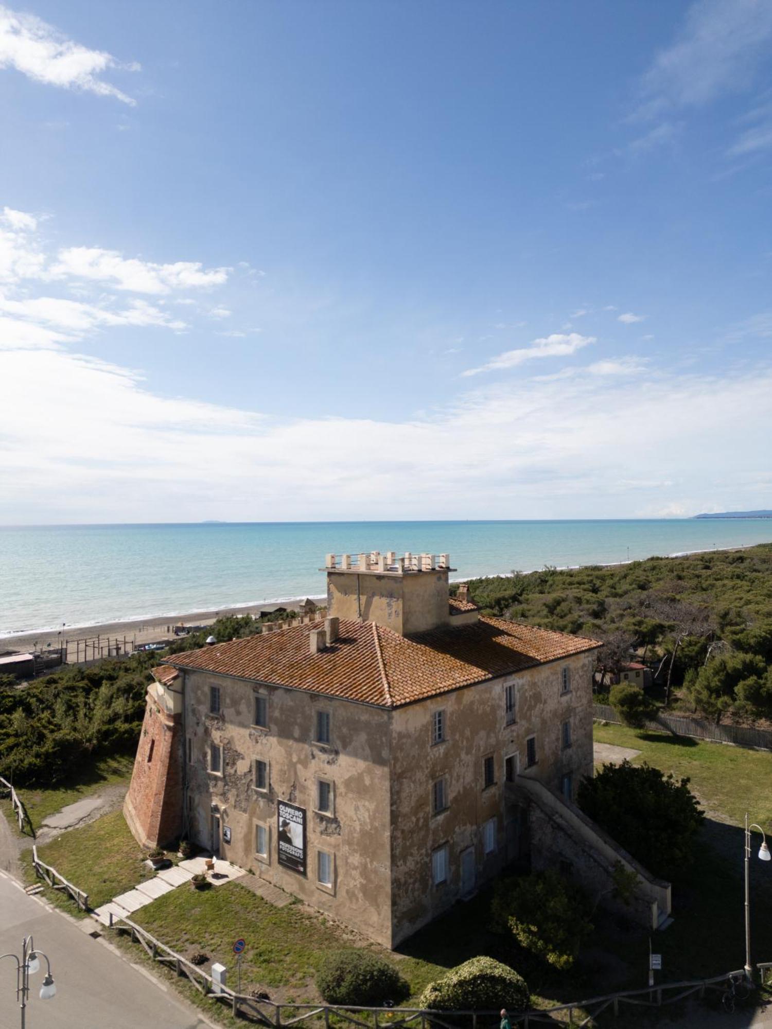 Hotel Nina Marina Di Bibbona Buitenkant foto