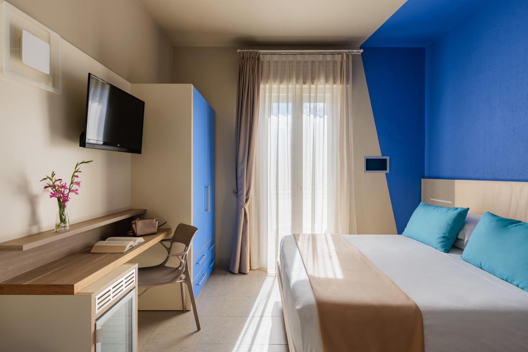 Hotel Nina Marina Di Bibbona Buitenkant foto