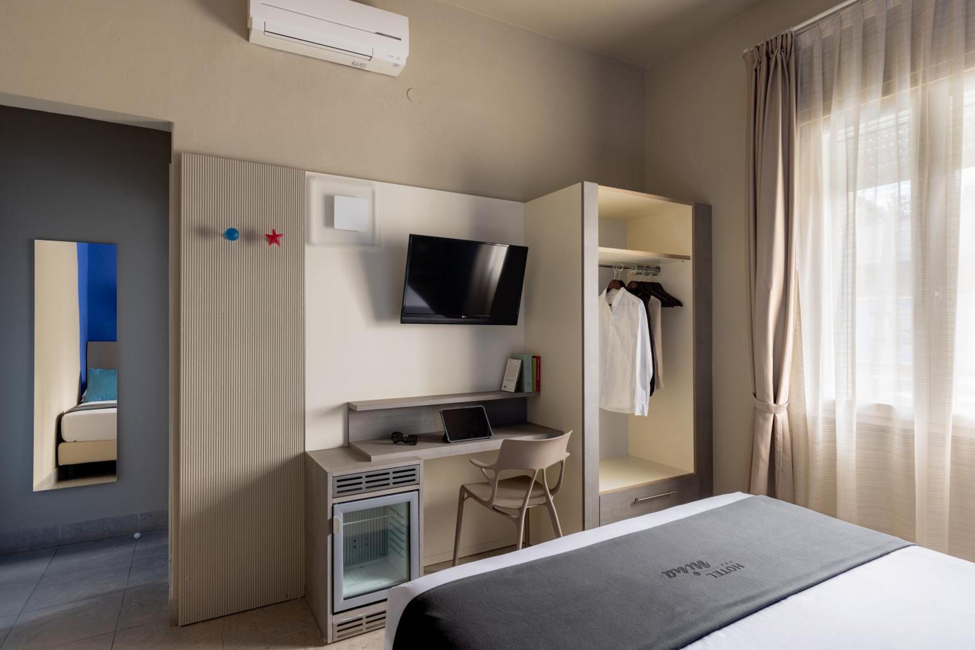 Hotel Nina Marina Di Bibbona Buitenkant foto