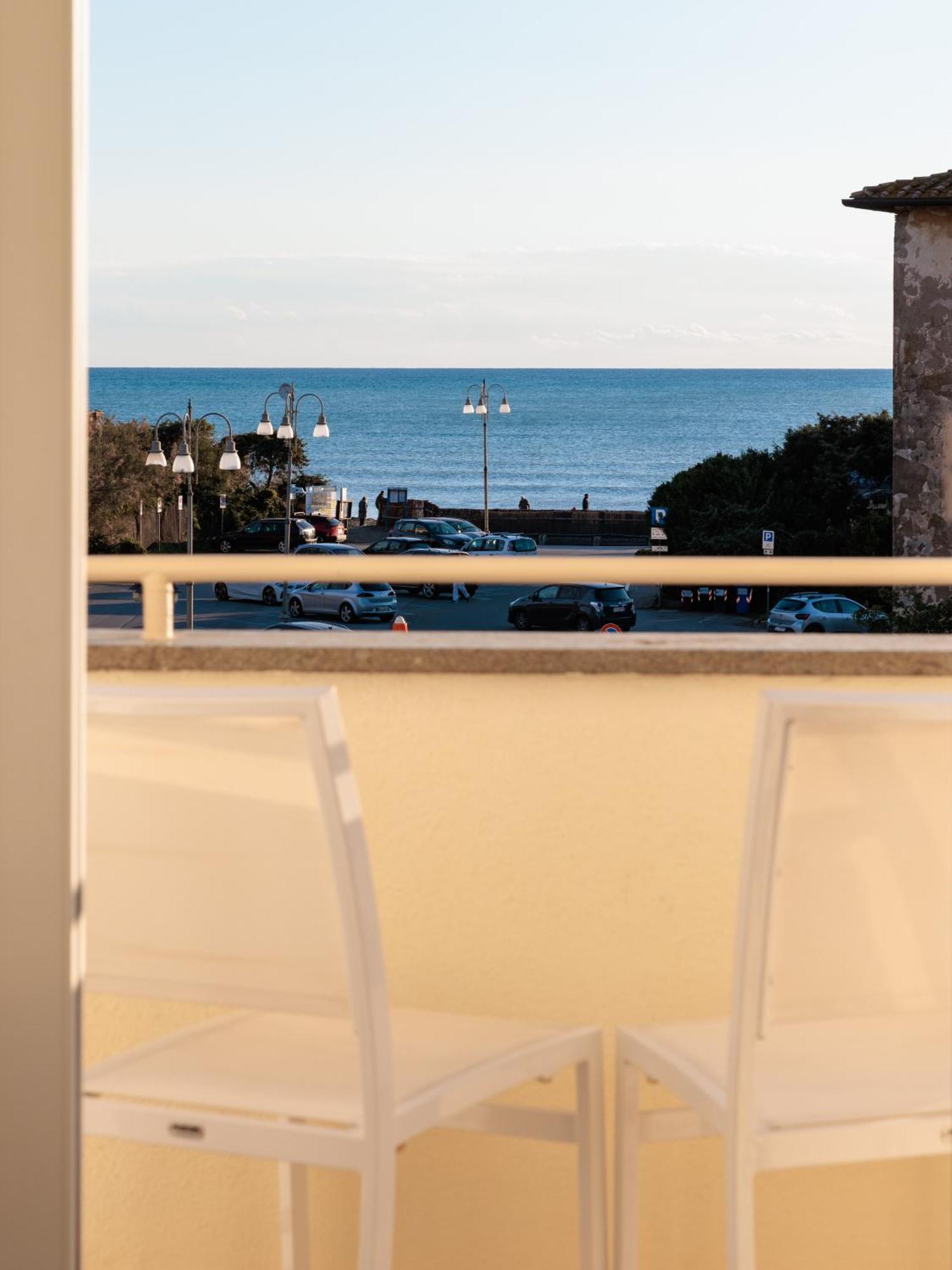 Hotel Nina Marina Di Bibbona Buitenkant foto