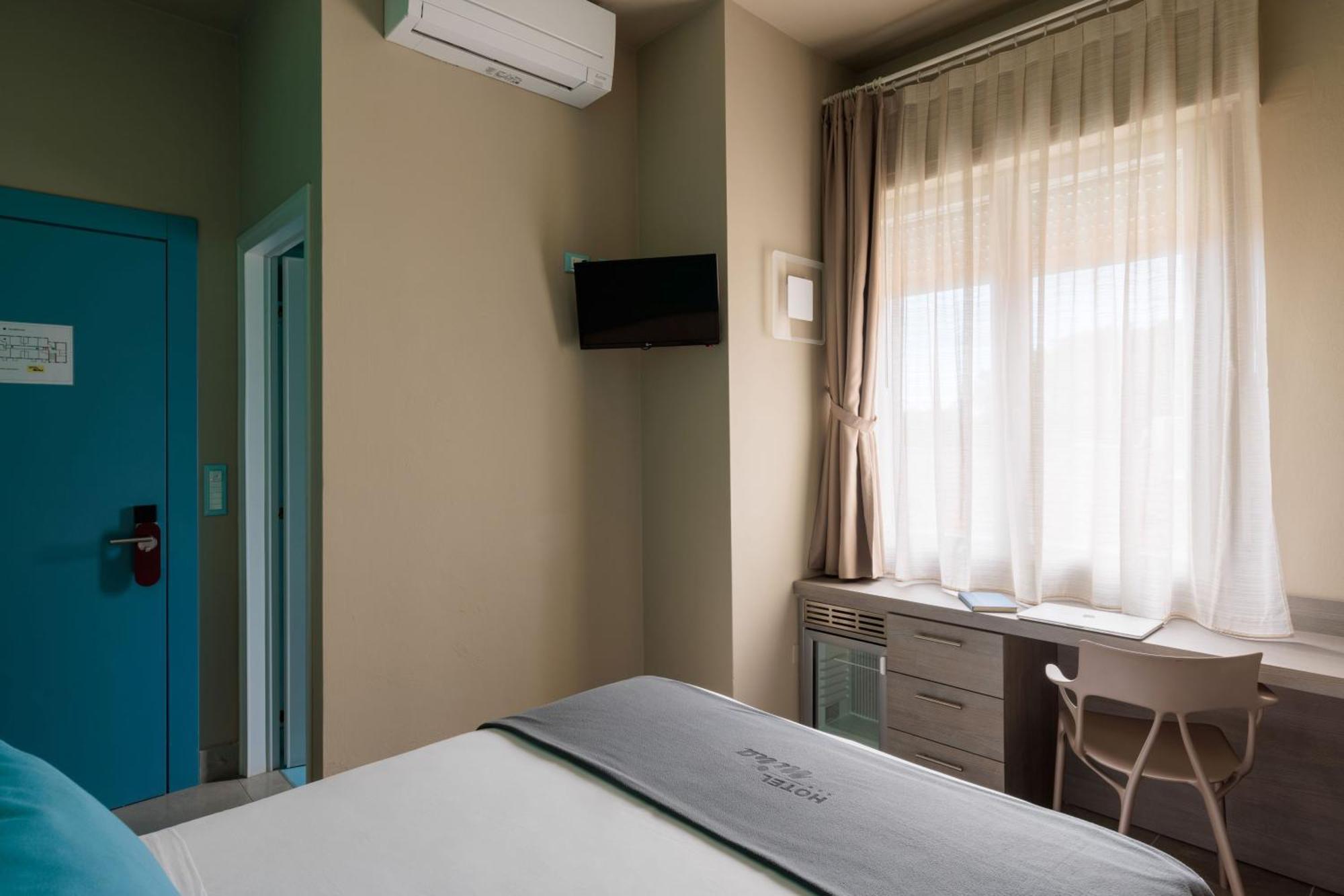 Hotel Nina Marina Di Bibbona Buitenkant foto